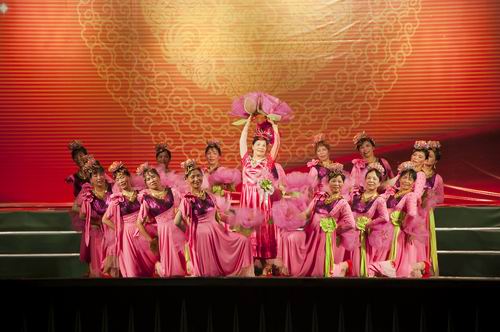 2011首场东湖广场文艺舞台周末文艺演出开演